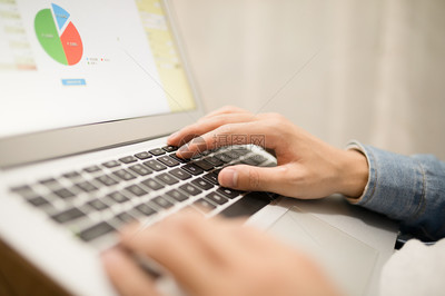 軟件開發 從指尖的敲擊到數字世界的構建